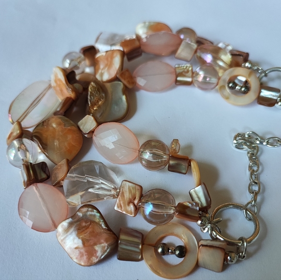 Triple Strand Shell Acrylic Plastic Beaded Vintage Necklace MOP Beachcore - Picture 6 of 10